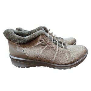 BZees Golden Ankle Booties  Faux Fur Lined Comfort Boot Slip On Women's 11W‎